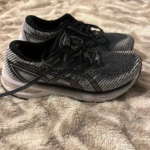 Women's ASICS GT-2000 10 size 8